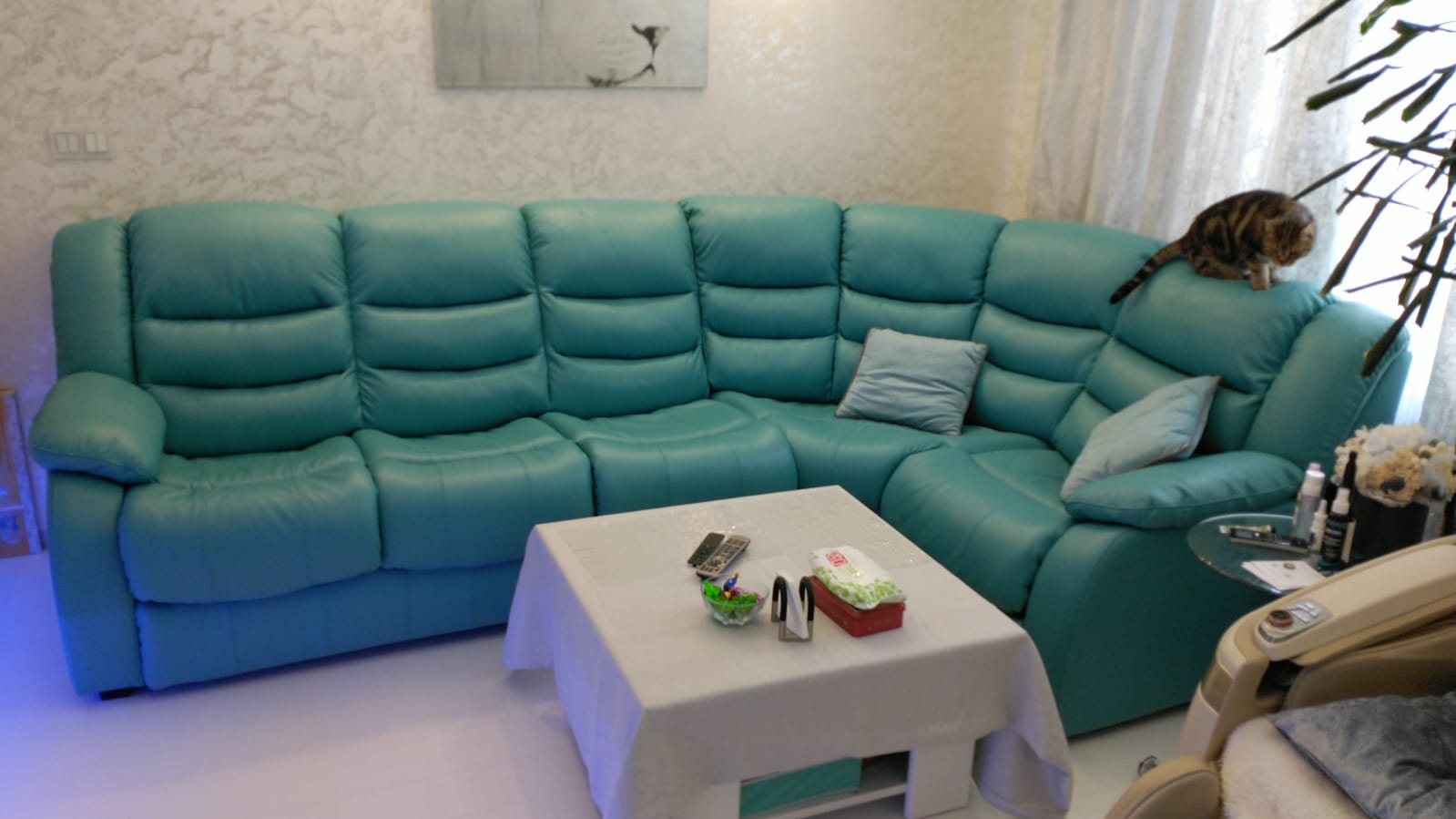 Перетяжка дивана на дому. Малая Вишера