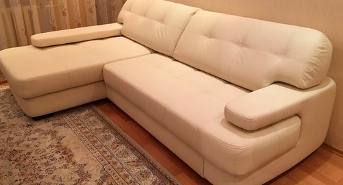 Обивка углового дивана.  Малая Вишера