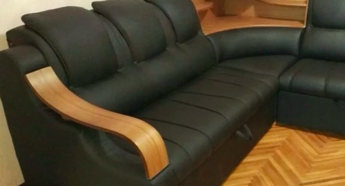 Перетяжка кожаного дивана. Малая Вишера
